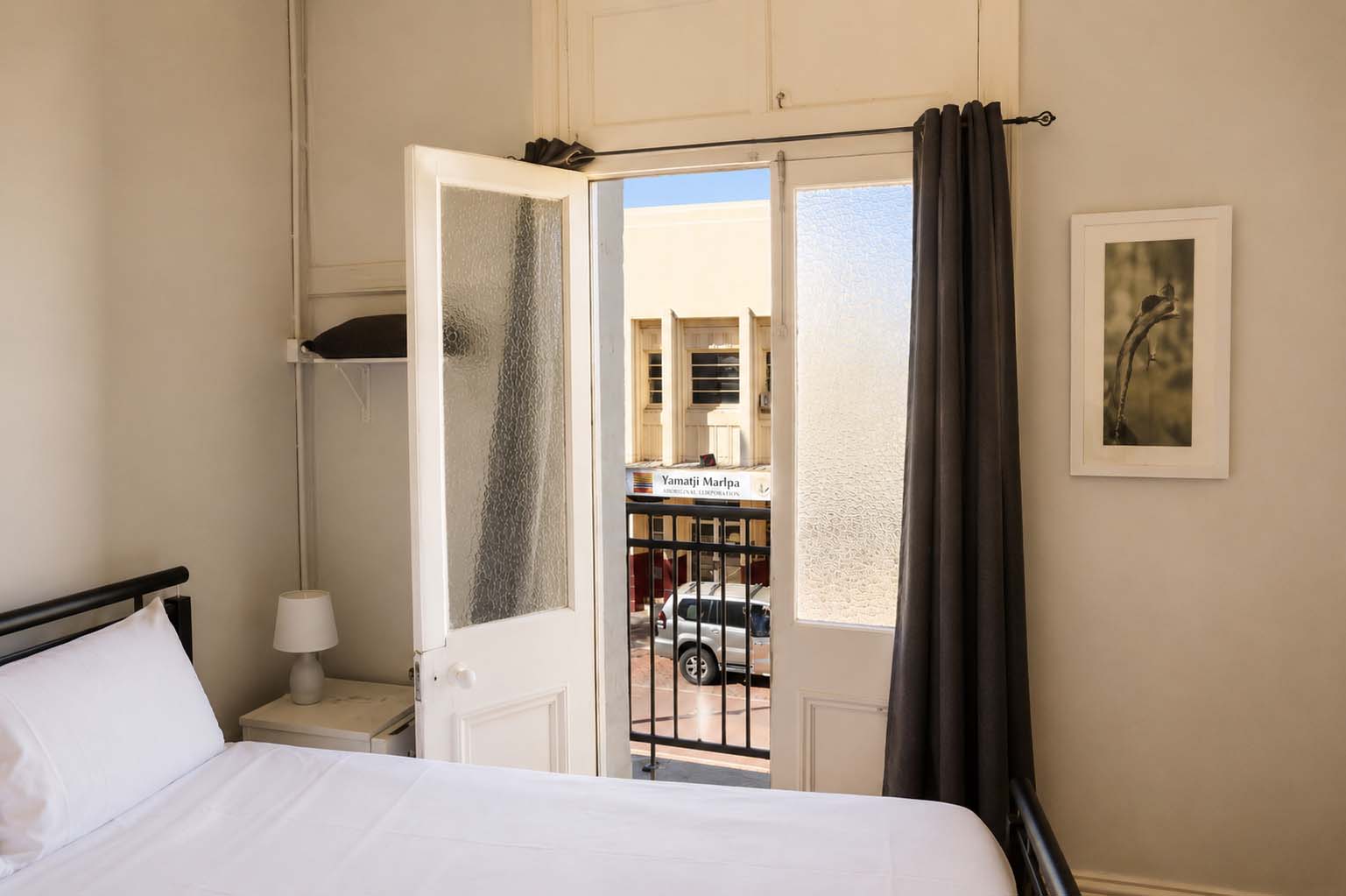 Queen Rooms (shared bathrooms)